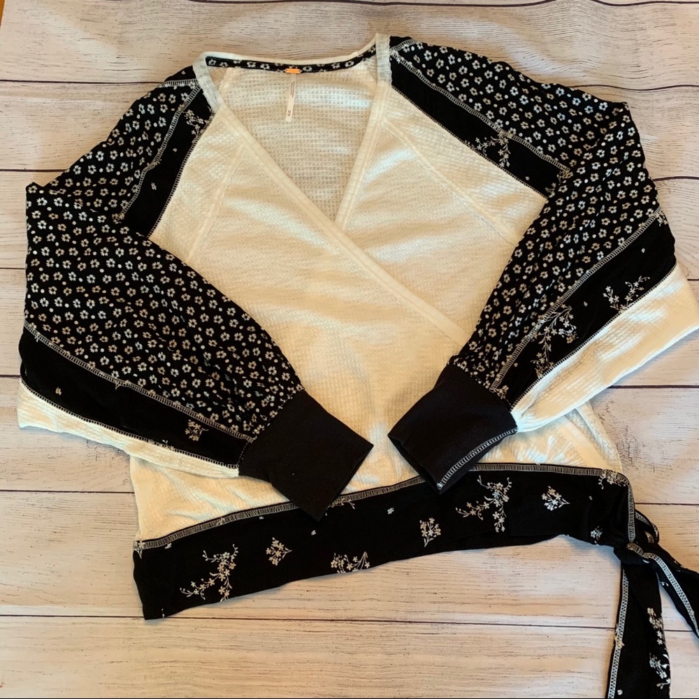 Free People Auxton White & Ivory Thermal Top Sz M